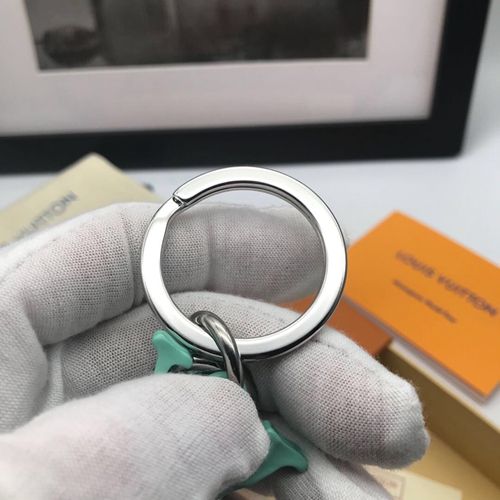 ブランドキーホルダー着用イメージ